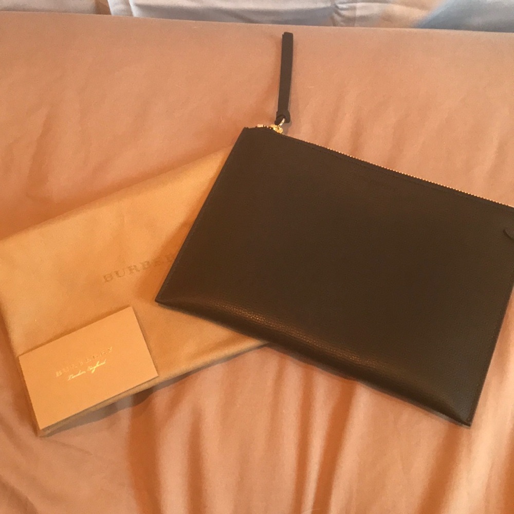 Burberry black leather wristlet